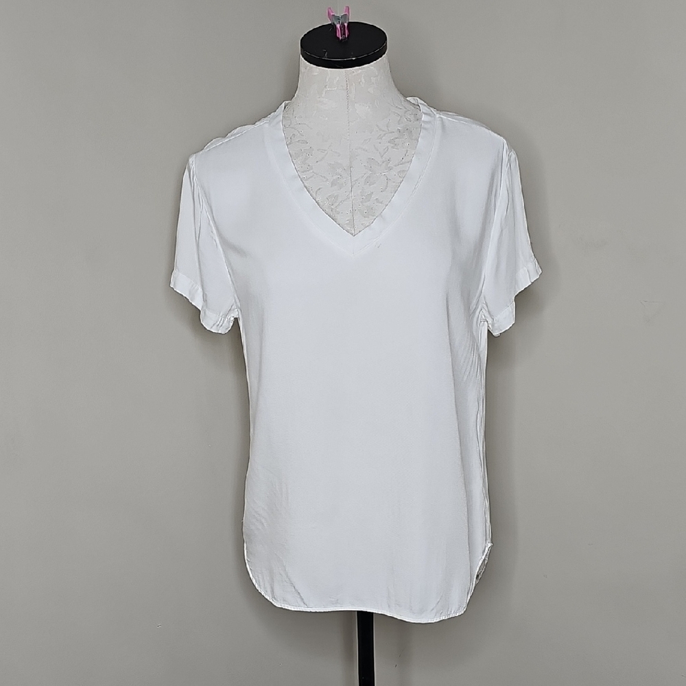 Bella Dahl White V-Neck Short Sleeve Top